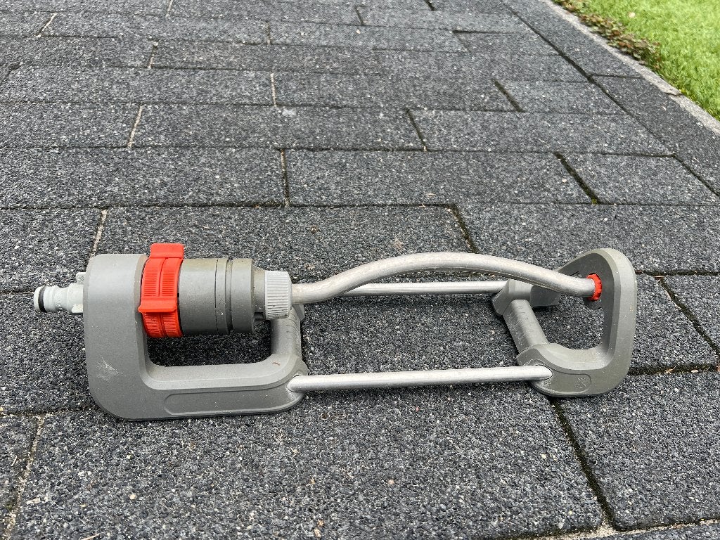 2 zwenksproeiers voor de tuin. per stuk 10 euro, Tuin en Terras, Ophalen of Verzenden, Zo goed als nieuw, Zwenksproeier