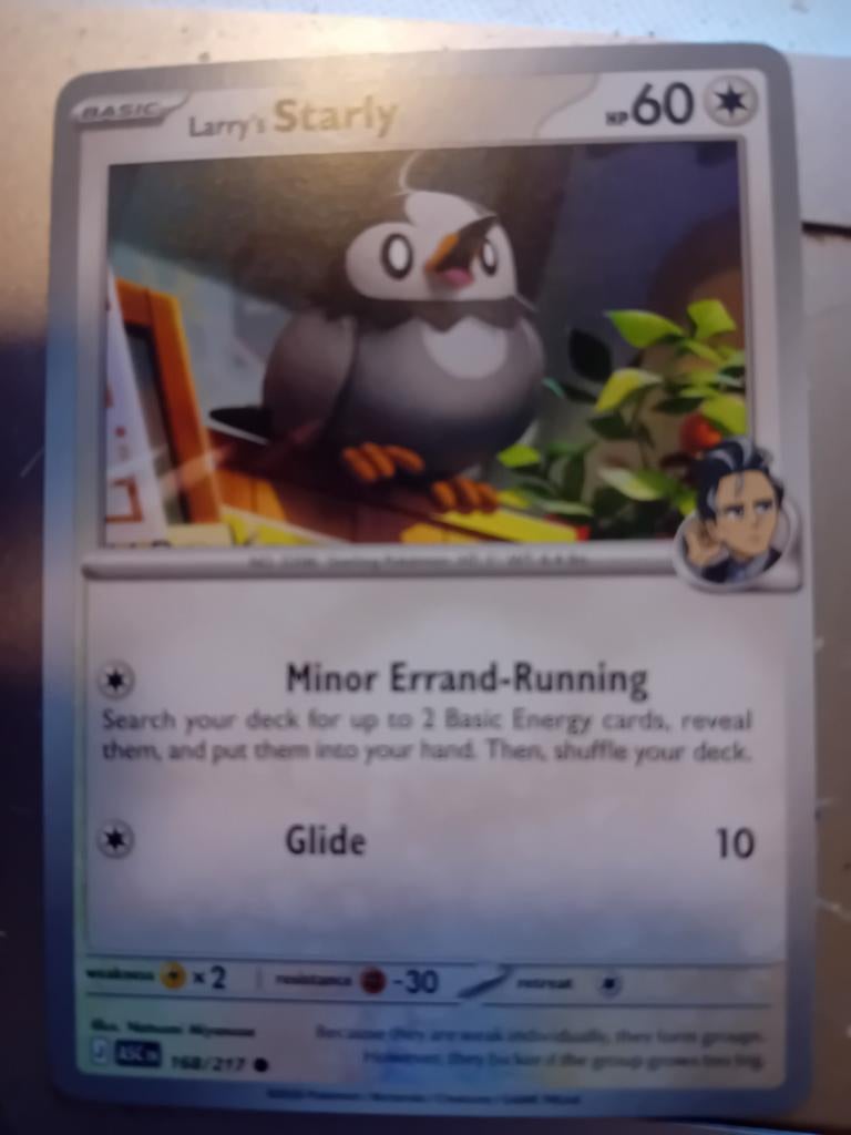 Larry's Starly Pokémon Kaart - Basic, 60 HP, Ophalen of Verzenden, Gebruikt, Losse kaart, Foil