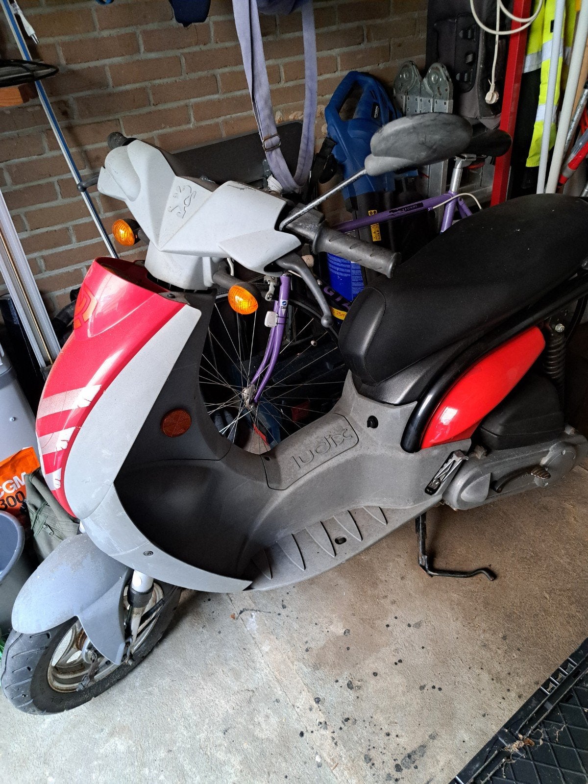 Peugeot Ludix Scooter - Ideaal voor stadsverkeer, Fietsen en Brommers, Ophalen, Gebruikt, Maximaal 45 km/u, Benzine