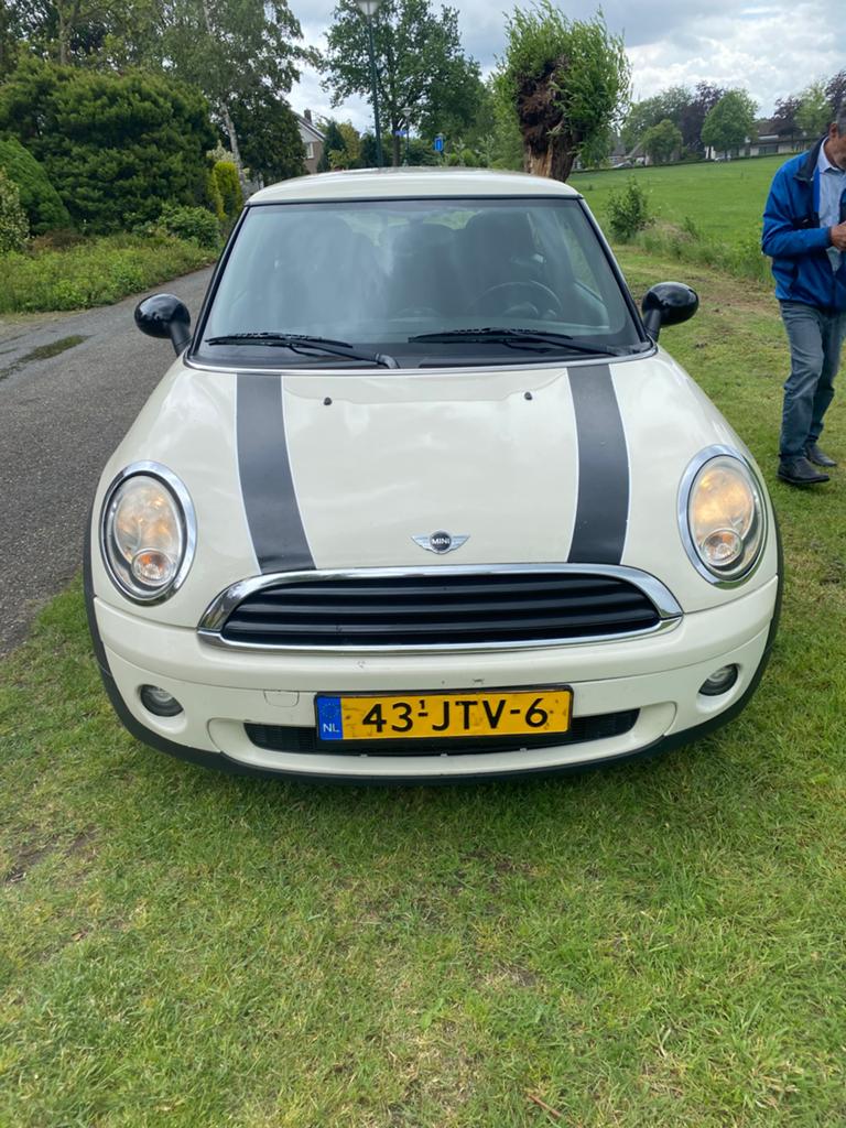 Mini 1.4 16V ONE 2009 Wit, Auto's, Mini, Voorwielaandrijving, Stof, Zwart, 4 cilinders