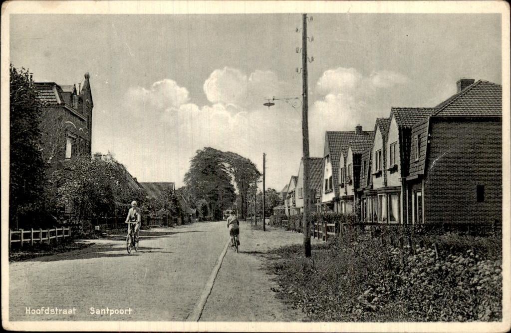 Santpoort - Hoofdstraat - Straatgezicht, Ophalen of Verzenden, 1940 tot 1960, Gelopen, Noord-Holland