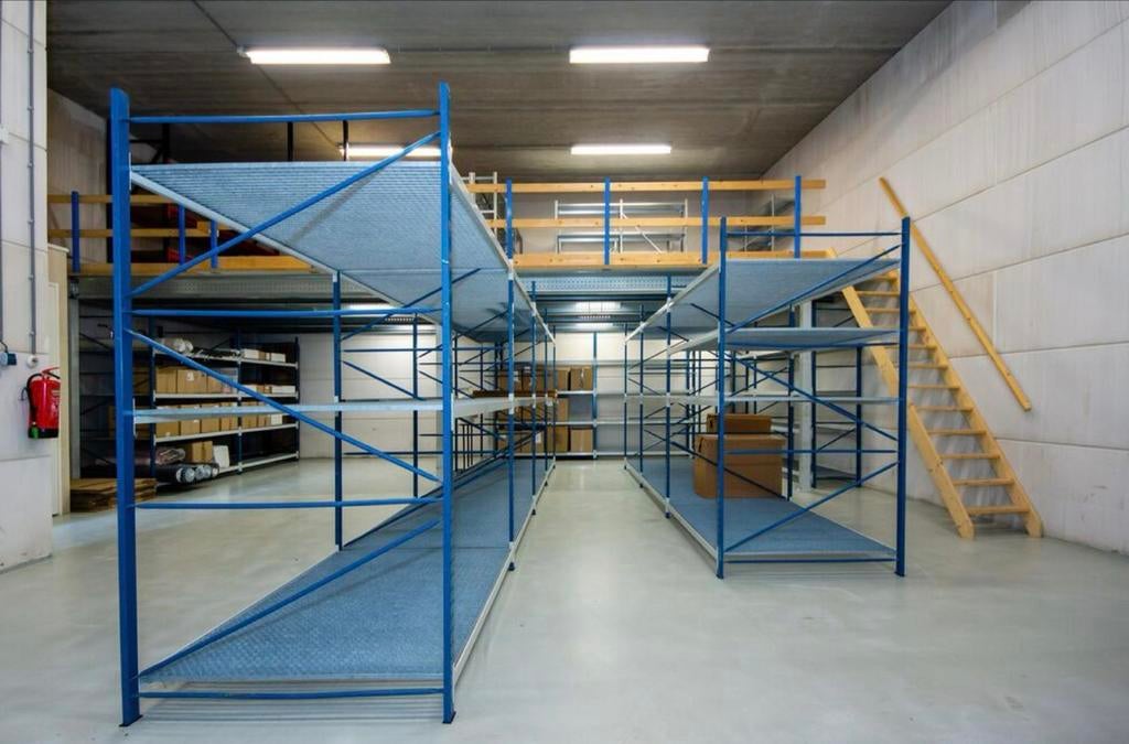 Stellingen en grootvakstellingen voor magazijn of opslag, Ophalen