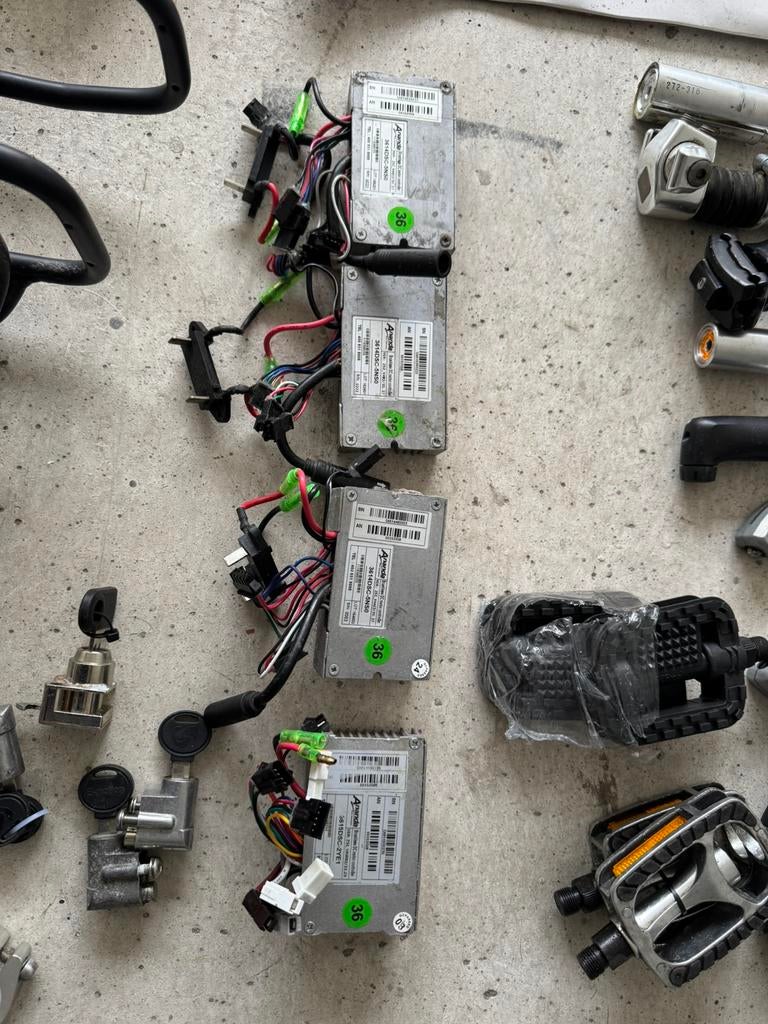 Controller 36v Sparta/Batavus, accu slee/docking /onderdelen, Ophalen of Verzenden, Kabelslot