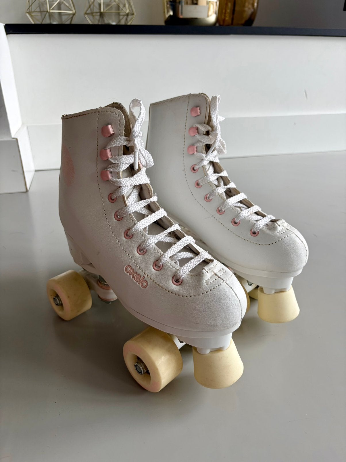 OXELO Kunstrolschaatsen QUAD 100 wit mt 36, Sport en Fitness, Kinderen, Overige typen, Zo goed als nieuw, Ophalen