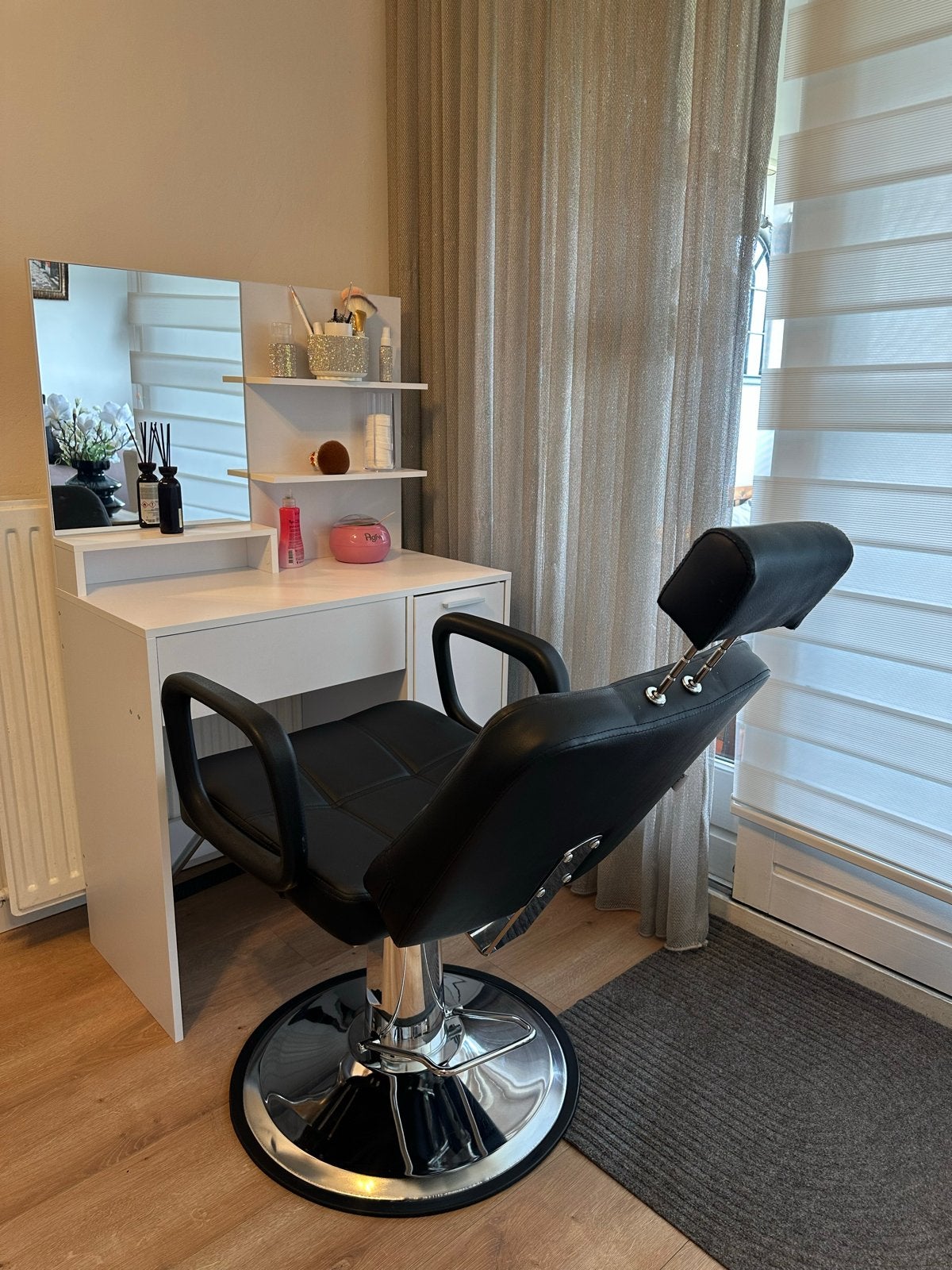 Professionele behandelstoel + beautytafel met spiegel, Ophalen