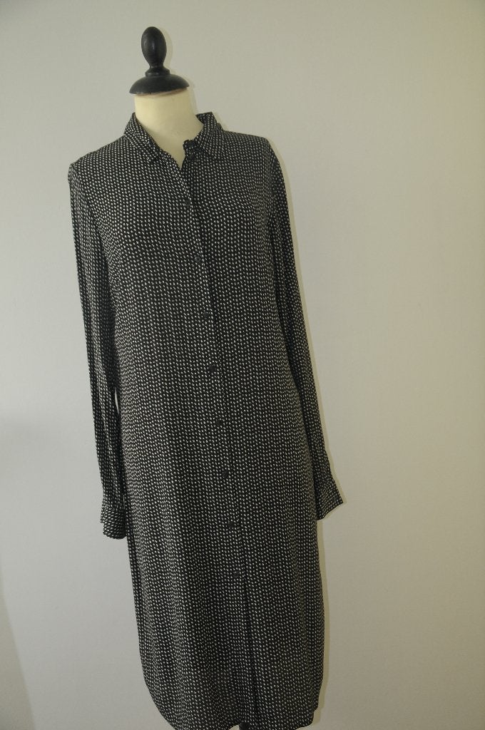 Prachtige zwarte doorknoopjurk van Pieces, maat M, ZGAN!!, Kleding | Dames, Maat 38/40 (M), Zwart, Ophalen of Verzenden, Zo goed als nieuw