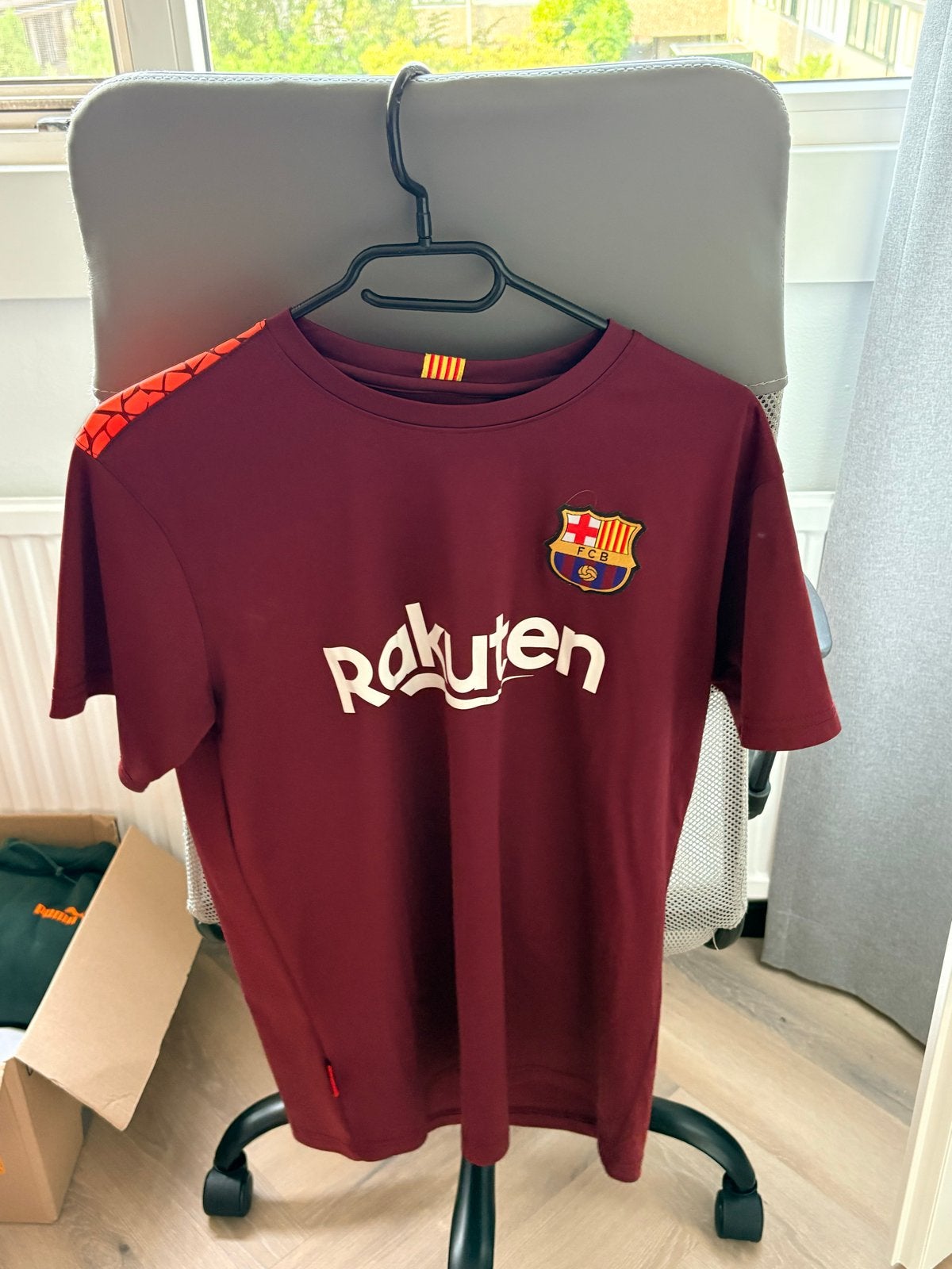 FC Barcelona Messi Derde shirt 2017/2018 Maat M, Ophalen of Verzenden, Zo goed als nieuw, Maat 46 (S) of kleiner, Rood