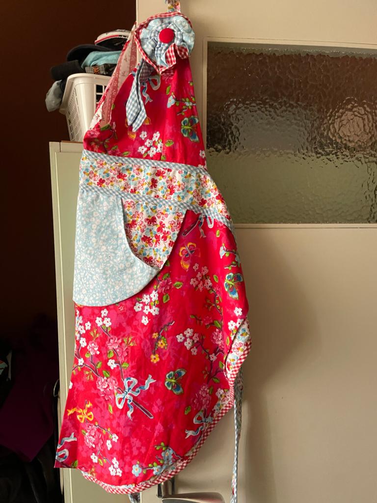 Pip Studio Schort - Rood met bloemenprint, Ophalen of Verzenden, Zo goed als nieuw