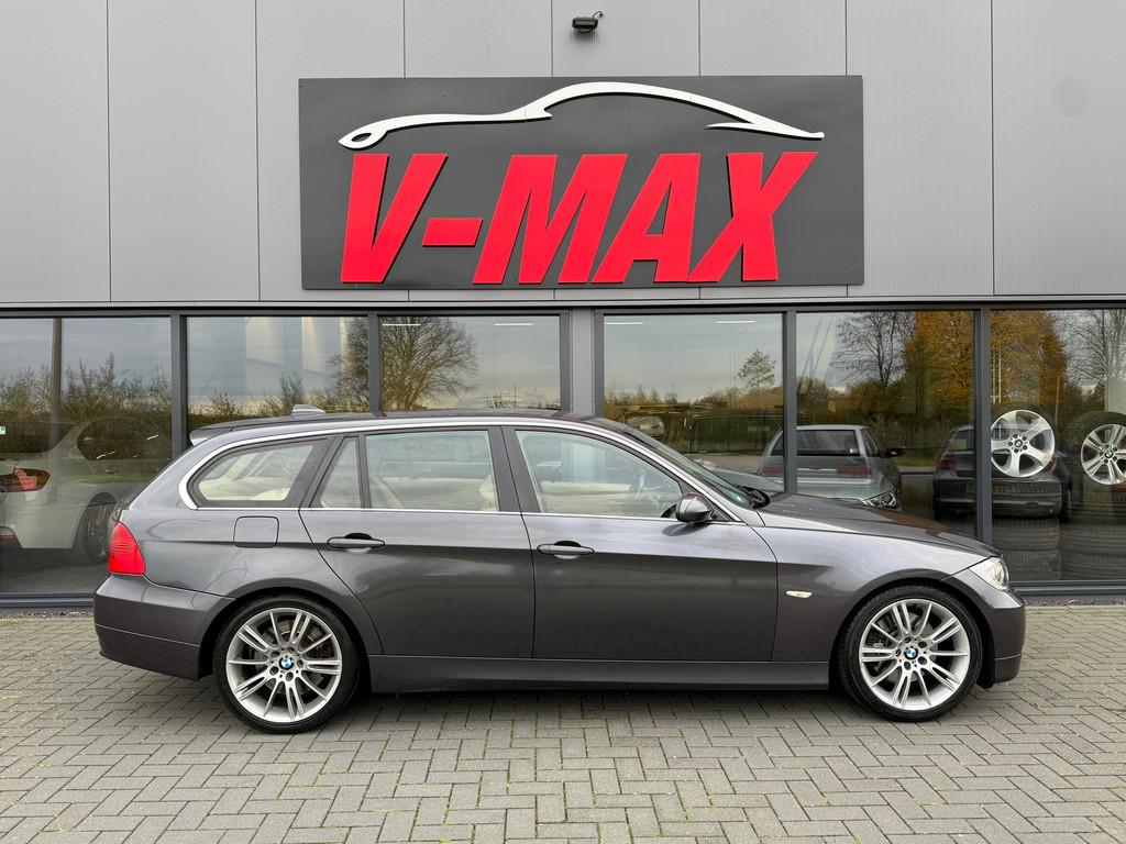 BMW 330i Touring AUT Executive Xenon Navi PDC Clima Trekhaak, Auto's, BMW, Automaat, Gebruikt, Beige, 259 pk