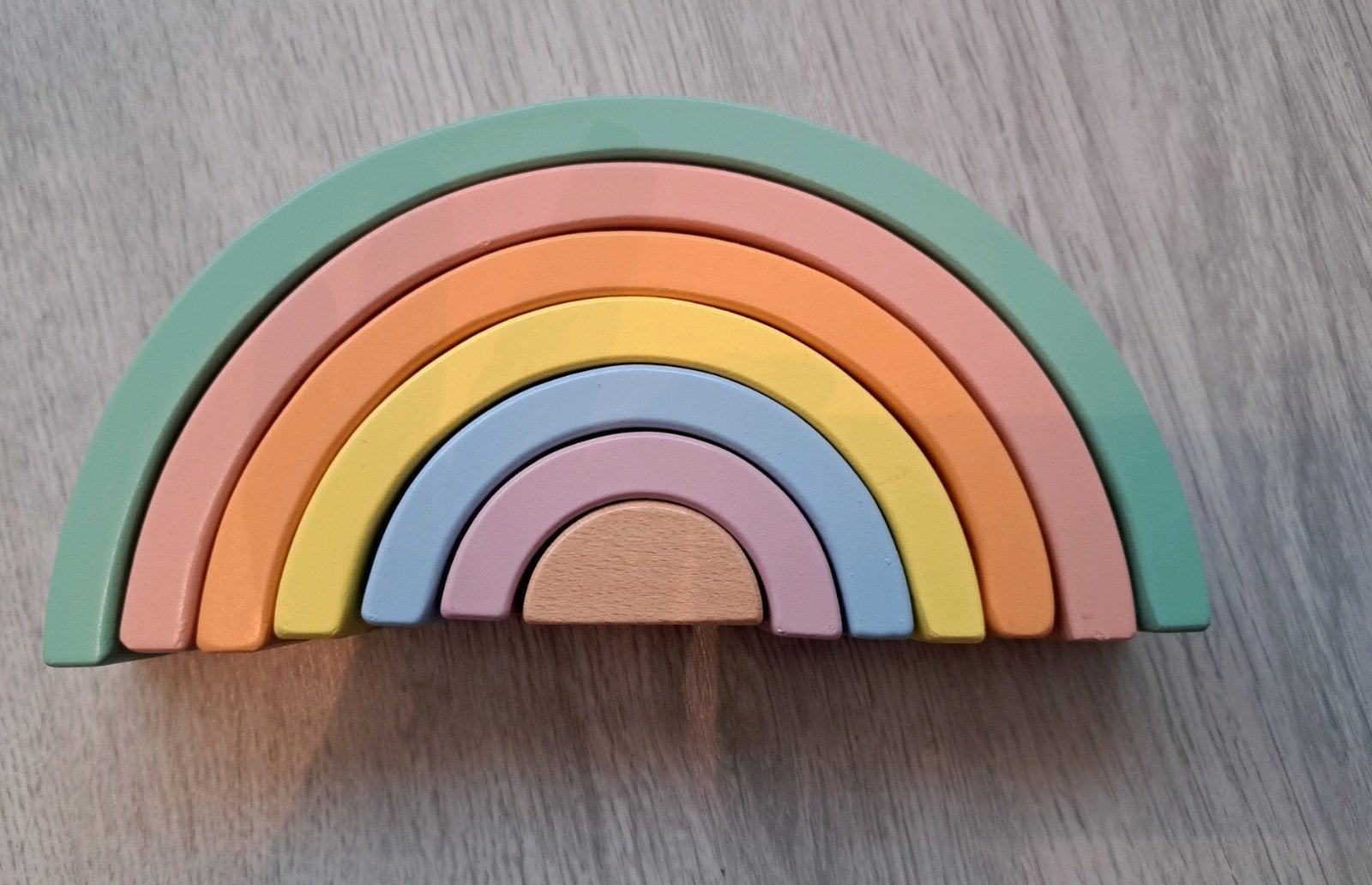Pastelkleurige houten regenboog, Ophalen of Verzenden, Zo goed als nieuw, Overige typen