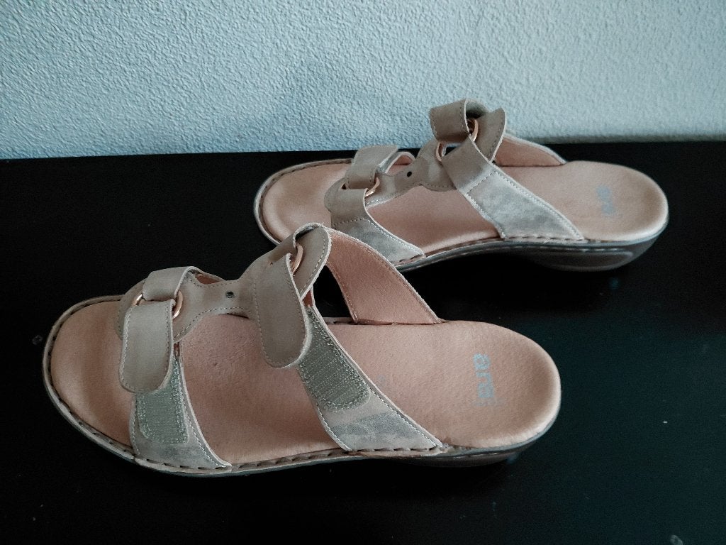 Lederen Ara slippers, niet gedragen, Slippers, Overige kleuren, Nieuw, Ophalen of Verzenden