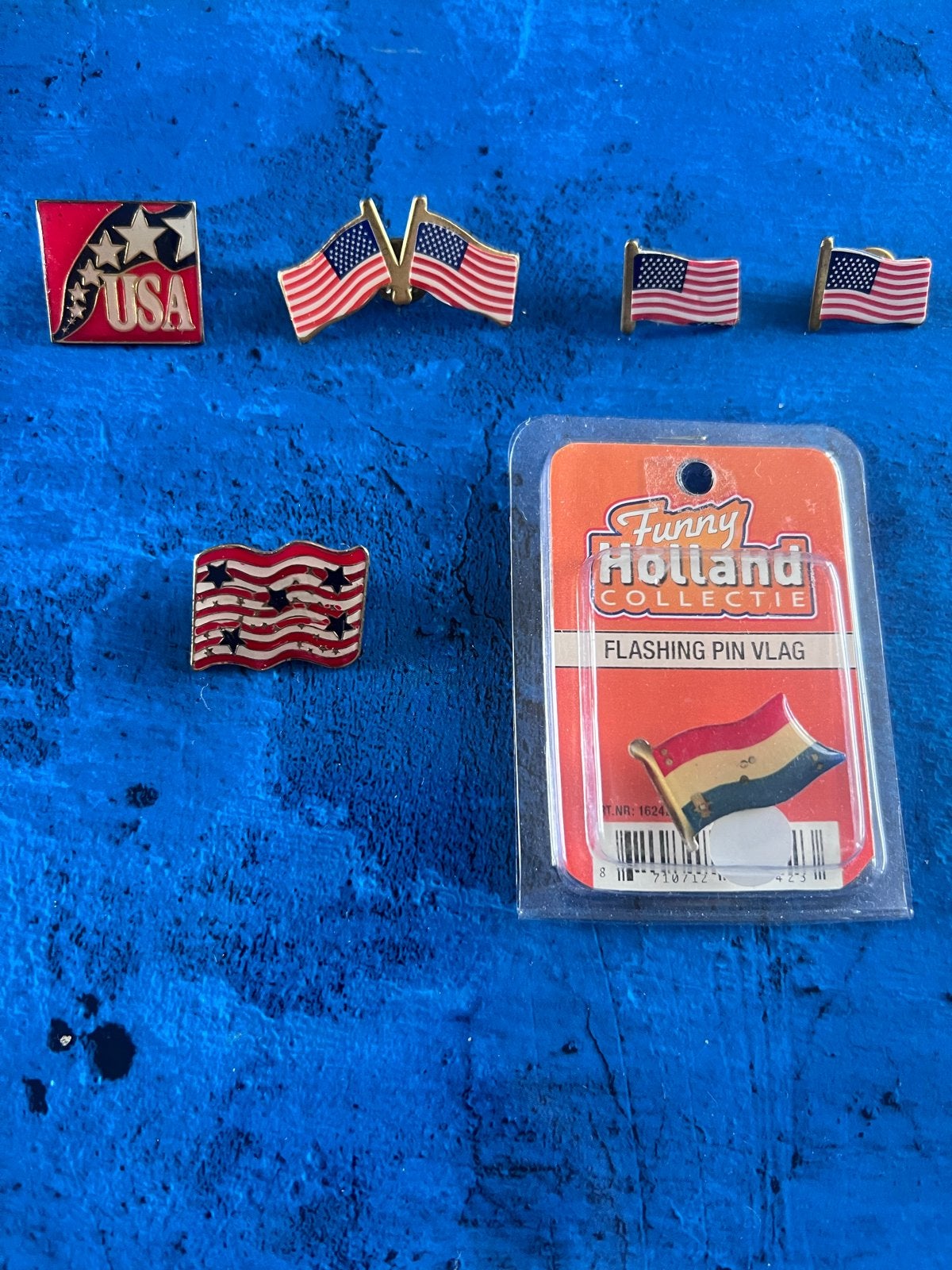Verzameling van 6 vlaggen pins (USA- Engeland) + Flash NL, Ophalen of Verzenden, Nieuw, Stad of Land, Speldje of Pin