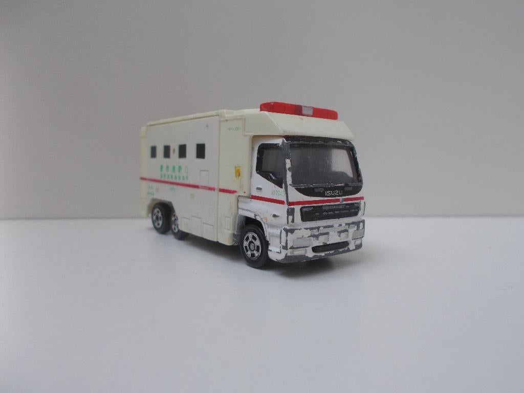 6471 Isuzu Giga Ambulance Tomica Tomy, Ophalen of Verzenden, Gebruikt, Bus of Vrachtwagen