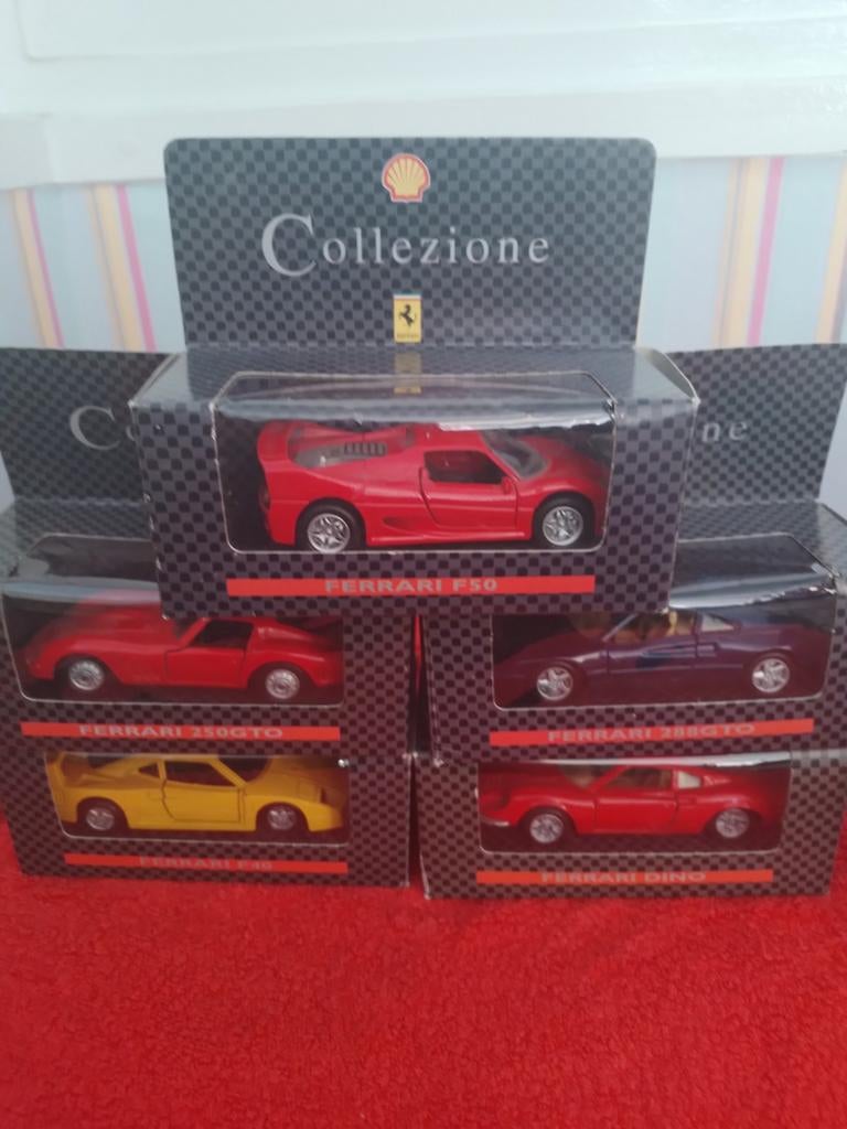 Div ferrari's, Hobby en Vrije tijd, Ophalen of Verzenden, Bus of Vrachtwagen