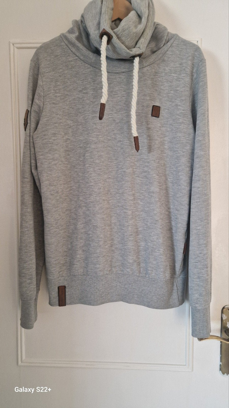 Nieuwe NAKETANO hoodie maat L, Kleding | Dames, Truien en Vesten, Maat 42/44 (L), Nieuw, Ophalen of Verzenden, Grijs