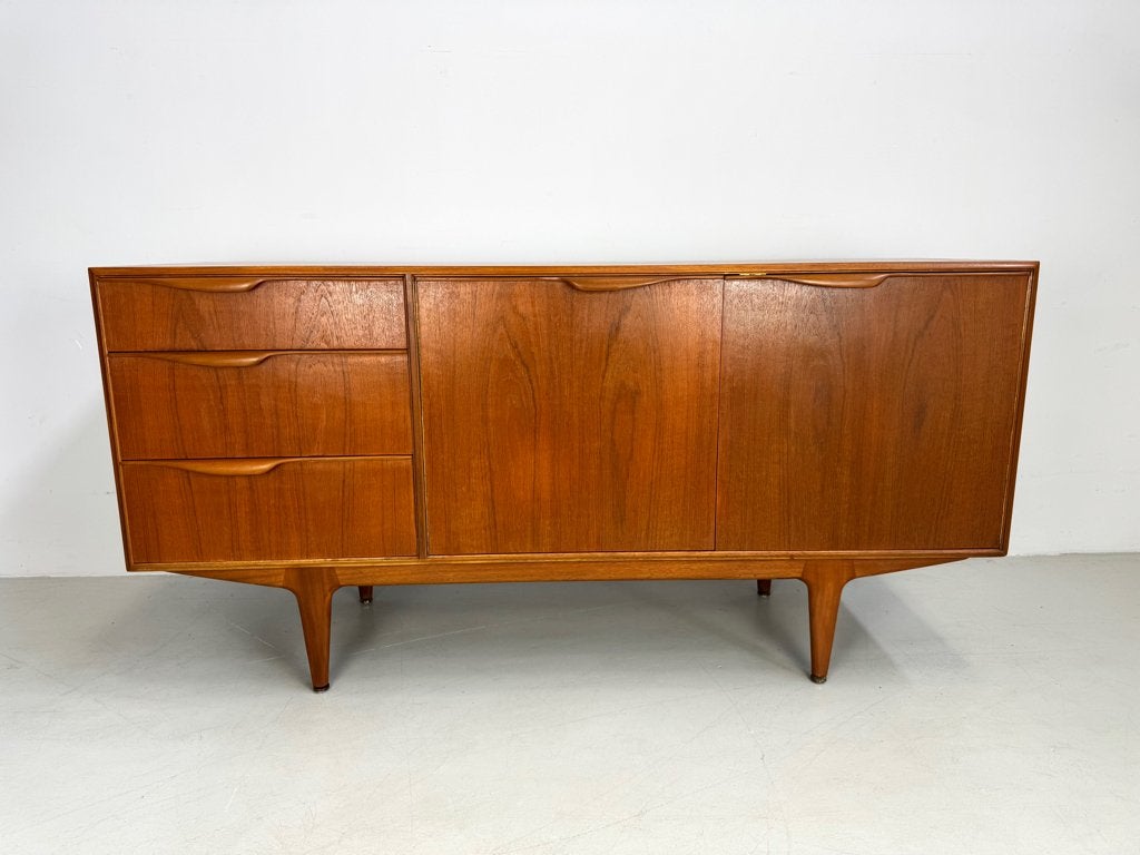 Vintage dressoir McIntosh "Dunvegan"., Huis en Inrichting, Verzenden, Zo goed als nieuw, 25 tot 50 cm, 150 tot 200 cm