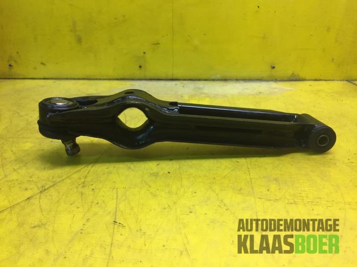 Draagarm rechts-voor van een Suzuki Alto, Auto-onderdelen, Ophalen of Verzenden, Gebruikt, Suzuki