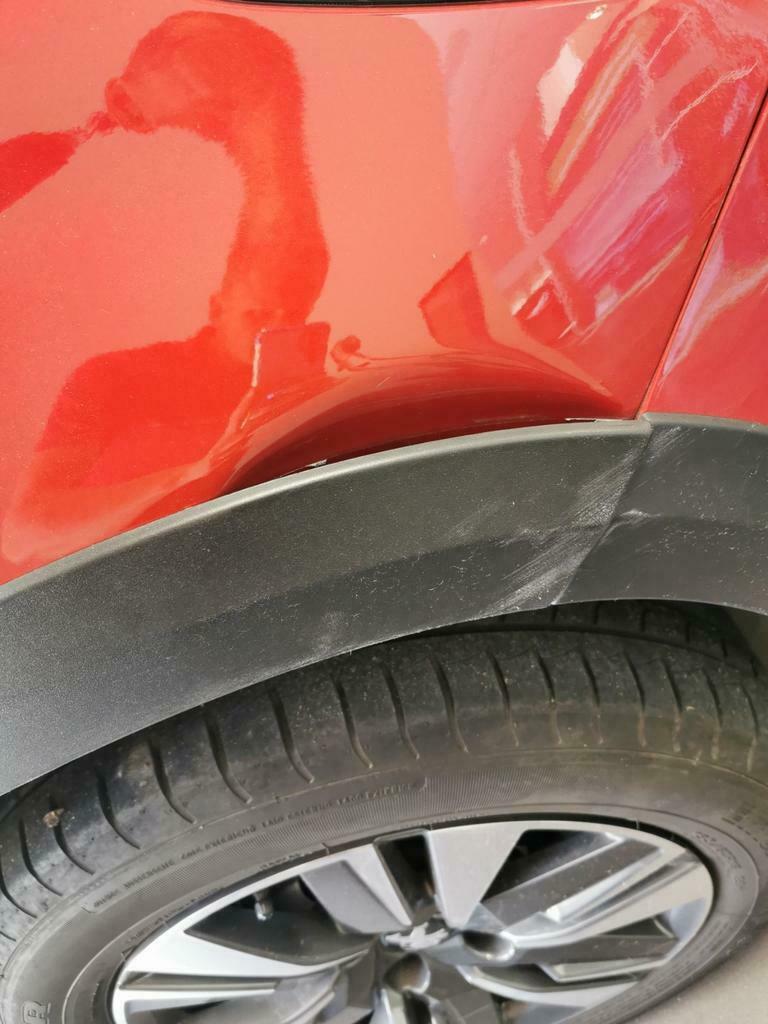 Uitdeuken zonder spuiten, parkeerdeukjes, hagelschade