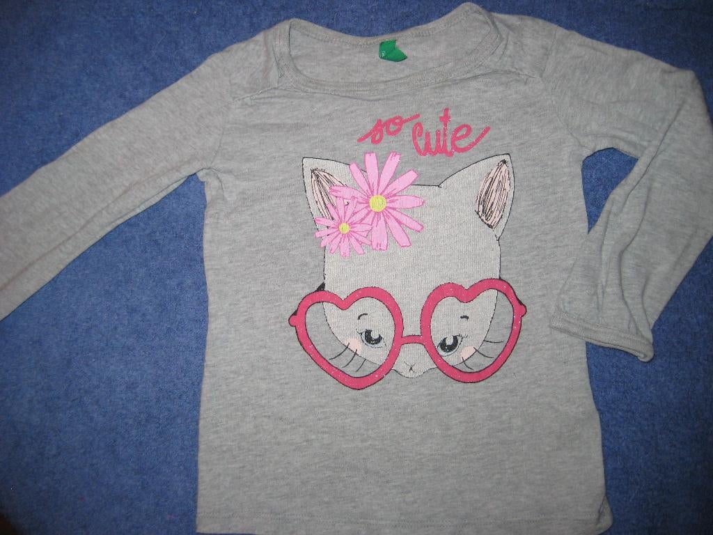 Grijs Benetton shirt, 90 cm, Ophalen of Verzenden, Zo goed als nieuw, Meisje, Shirtje of Longsleeve