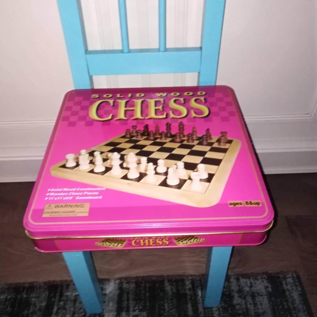 Schaakbord met houten schaakstukken in metalen blik, Een of twee spelers, Ophalen, Gebruikt