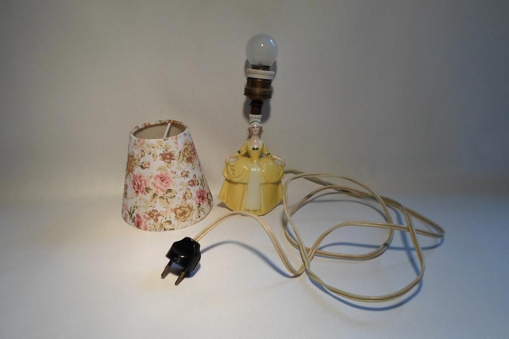 Bavaria Beeld Lamp Vrouw Gele Jurk, Antiek en Kunst, Antiek | Lampen, Ophalen of Verzenden