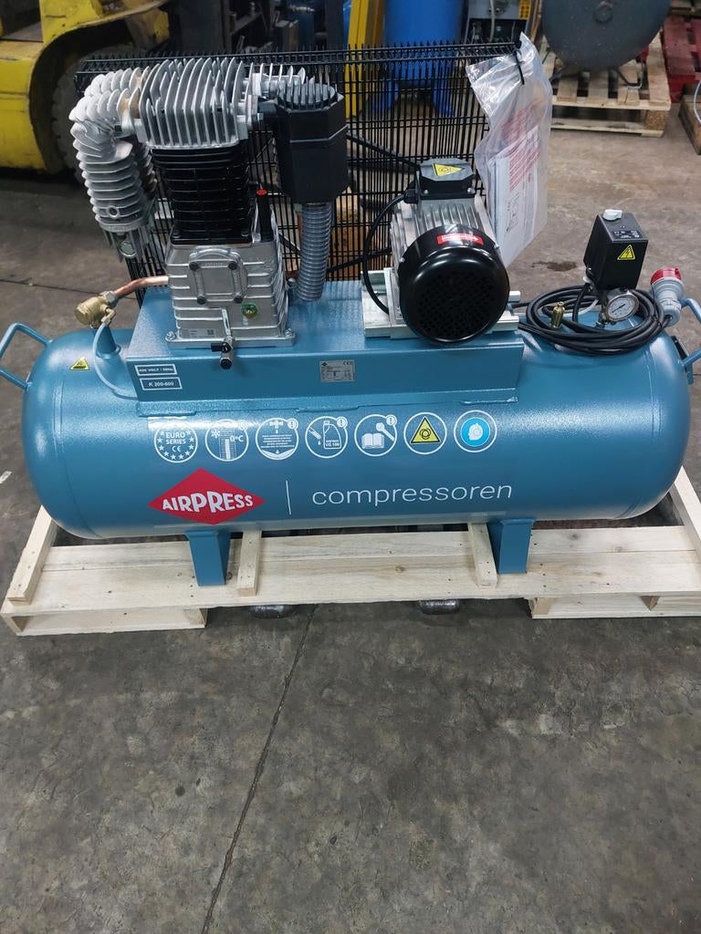 Nieuwe compressor airpress k200  600, Doe-het-zelf en Verbouw, Compressors, 100 liter of meer, Ophalen of Verzenden, 400 tot 800 liter/min