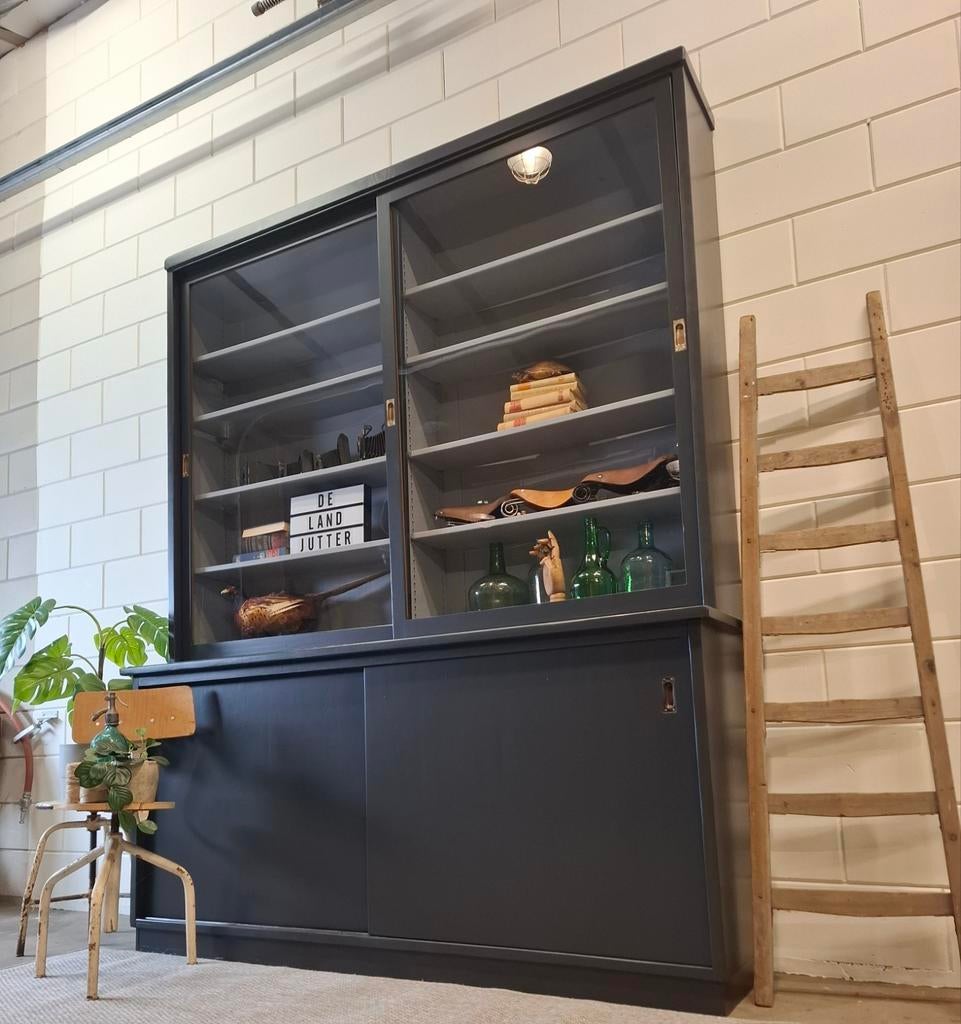 XL Vintage/Industriële antraciet-grijze schoolkast,Brocante, Huis en Inrichting, Kasten | Buffetkasten, Ophalen, 200 cm of meer