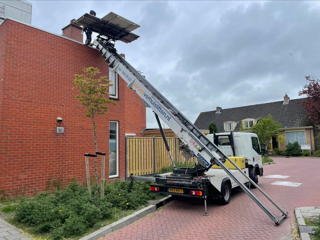 Foto 21 van Verhuislift huren | Ladderlift / Meubellift met bediening