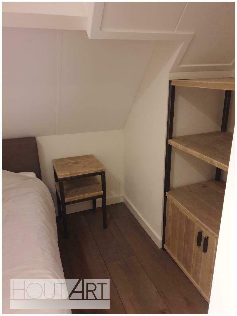 Nachtkastje stalen frame met legplank STEIGERHOUT!, Huis en Inrichting, Slaapkamer | Nachtkastjes, Minder dan 45 cm, Metaal of Aluminium