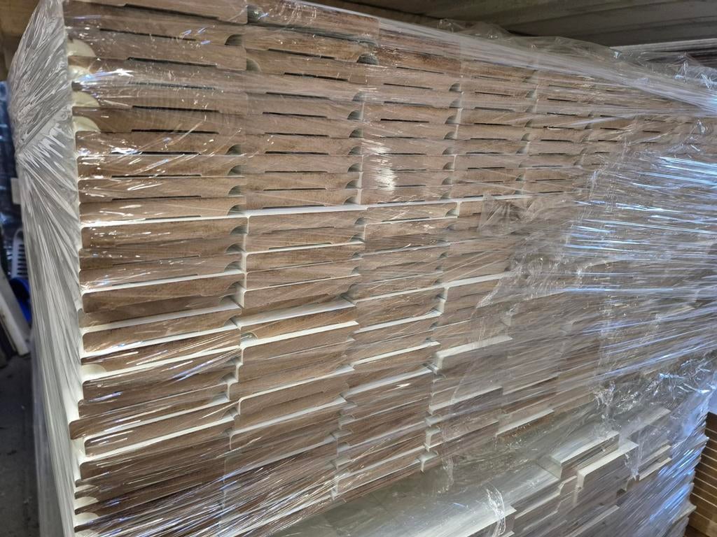 12x90mm vochtwerende plint wit ral9010 240cm lang, Ophalen, Nieuw, Havenstraat 11, Mdf