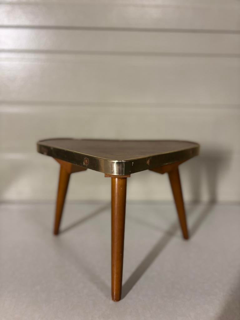 Vintage plantentafeltje – jaren 50/60 – houtlook Formica, Huis en Inrichting, Krukjes, Ophalen, Zo goed als nieuw, Hout