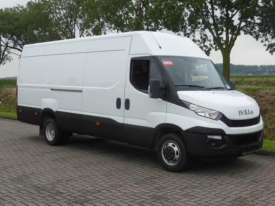 Nieuwe betimmering Iveco Daily L3H2 grijs kunststof