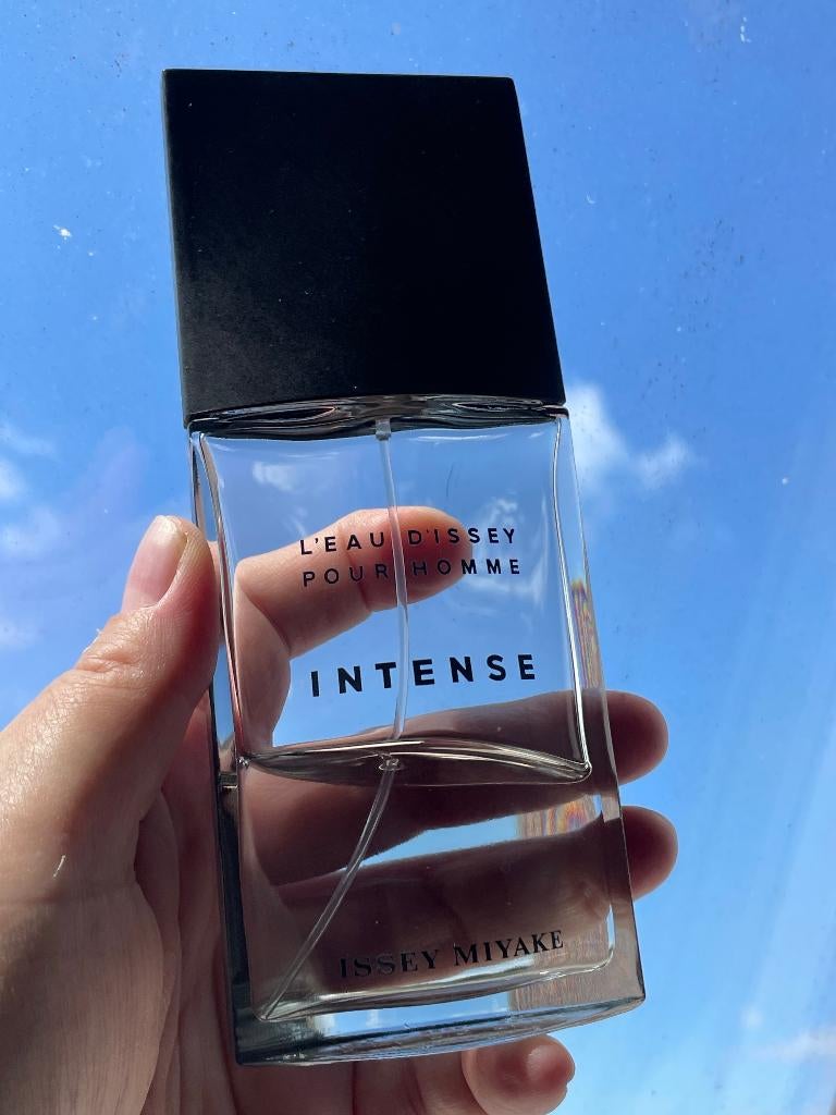Decant L´eau D´Issey Intense Pour Homme 2,5 of 5 ml, nieuw, Verzamelen, Parfumverzamelingen, Beaute Prestige International, Help@eu-store.isseymiyake.com.