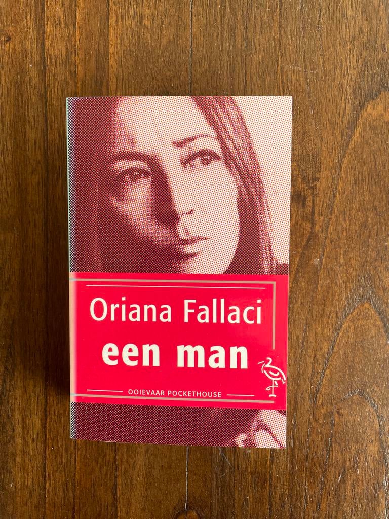 Een Man - Oriana Fallaci - Oooievaar Pockethouse, Ophalen of Verzenden, Gelezen, Nederland