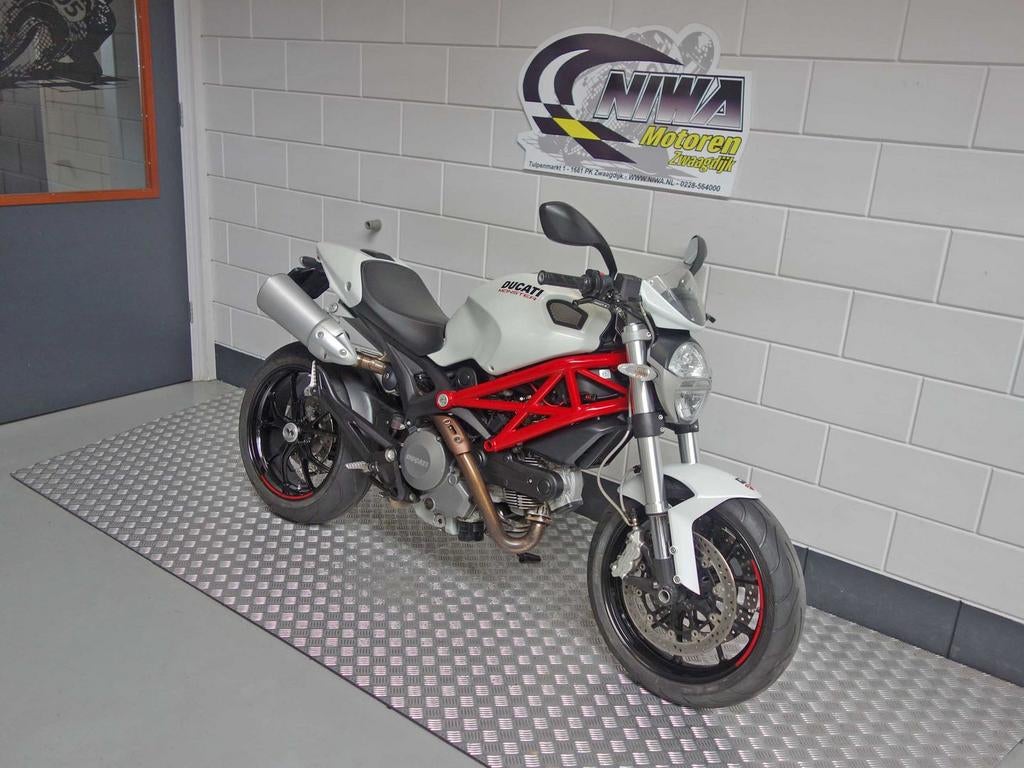 DUCATI M 796 (bj 2011), DUCATI, 2 cilinders, Motorrijbewijs A, Bedrijf