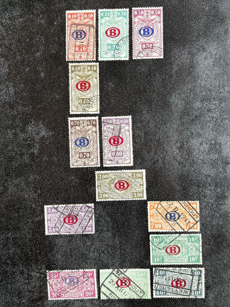 1940 OBP TR 213-235 13 zegels erie Rijkswapen 1923 met “B”, Spoor van plakker, Ophalen of Verzenden, Gestempeld, Treinen