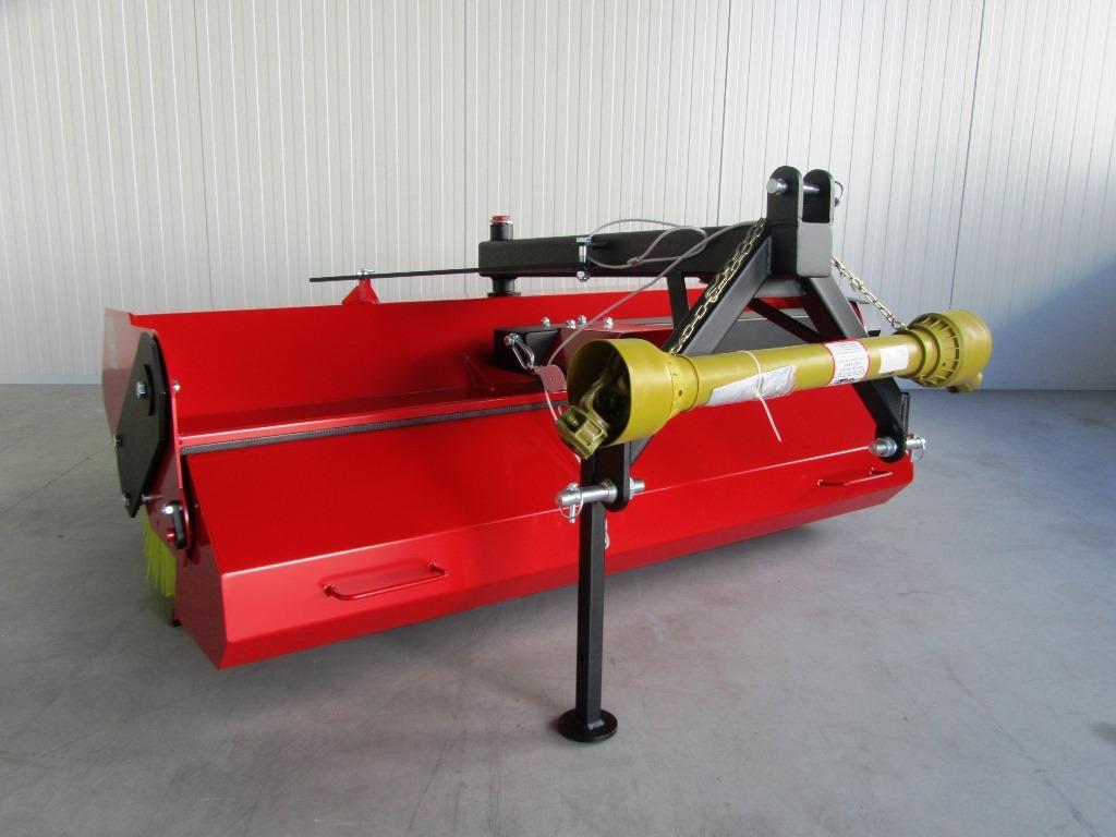 veegmachine veeg machine aftakas voor minitractor rolbezem, Zakelijke goederen, Agrarisch | Werktuigen, Grondbewerking, Ophalen