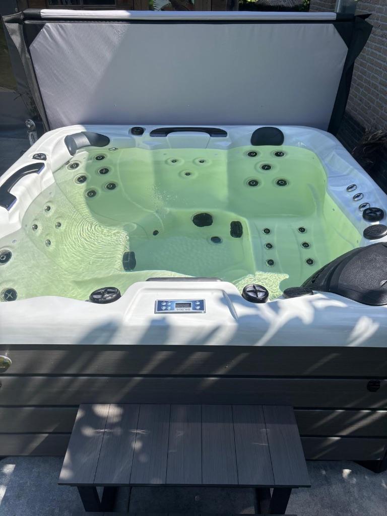 Nieuwste 5-persoons spa I Garantie I Nieuw in verpakking, Ophalen, 8431 NA, Buurstede 17, Wellness4Fun, Info @wellness4fun.nl