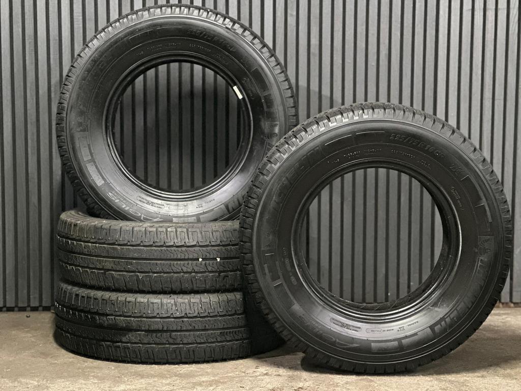 4x 225-75-16 C CAMPER Zomerbanden Michelin 7-7.5mm Dot22€400, Ophalen, Zomerbanden, Band(en)