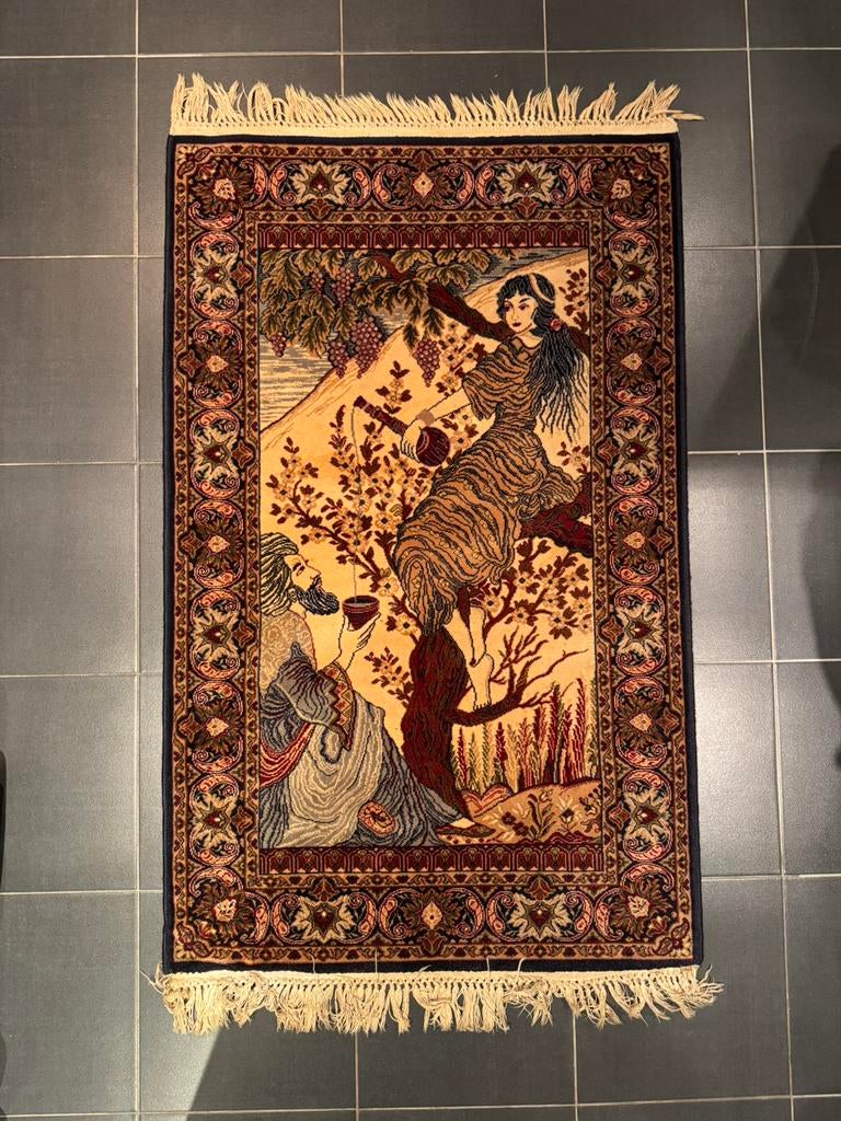 Perzisch kleed, 100 tot 150 cm, Zo goed als nieuw, Rechthoekig, 50 tot 100 cm