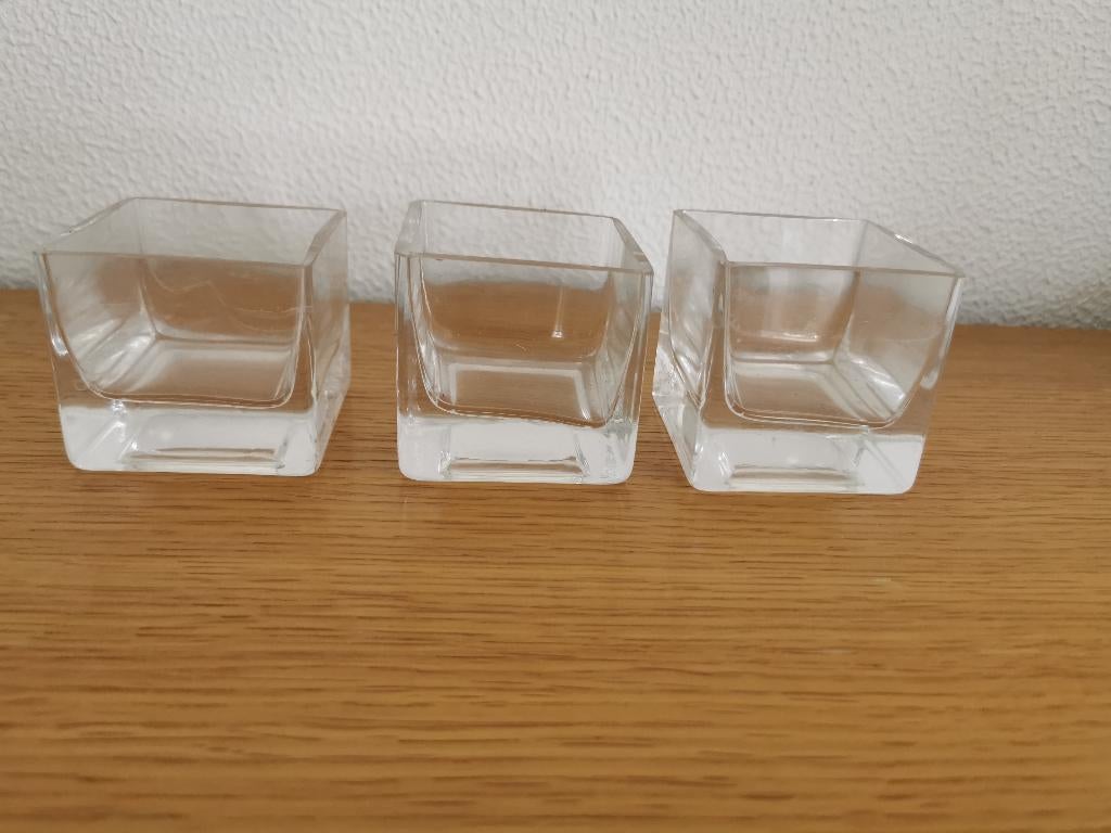 3 glazen vaas/bak/waxinehouder 6x6 cm hoogte 6 cm, Ophalen of Verzenden, Zo goed als nieuw
