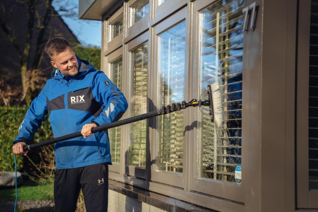 RIX Glazenwassers Putten – Uw ramen weer stralend schoon!, Schoonmaken bedrijfsruimte