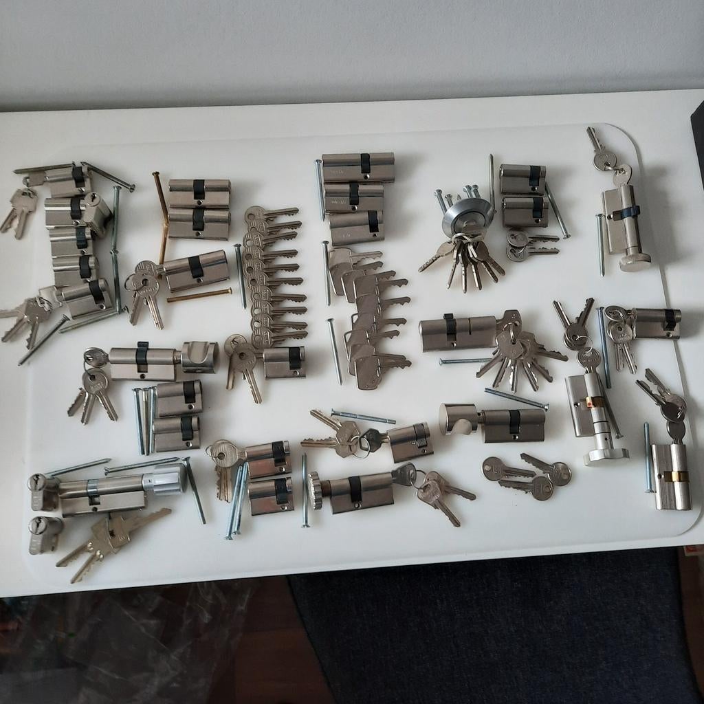 Halve enkele dubbele knopcilinder oók verlengd en SKG 2 ster, Doe-het-zelf en Verbouw, Ophalen of Verzenden, Nieuw, Koper of Messing