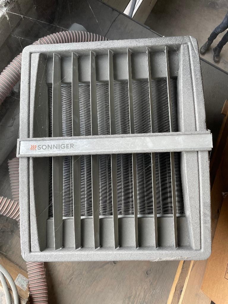 Sonniger Heater, Doe-het-zelf en Verbouw, Verwarming en Radiatoren, Ophalen, 30 tot 80 cm, Kachel, Minder dan 60 cm