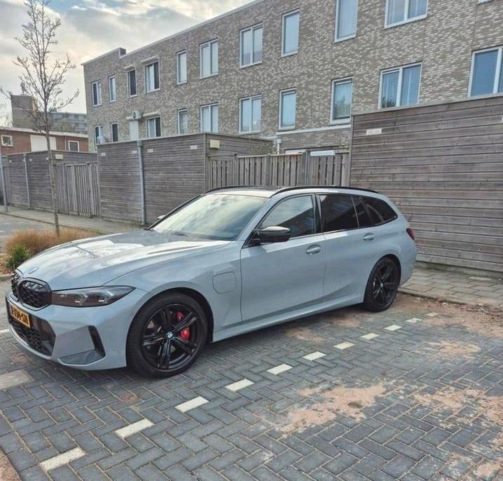 BMW 3-Serie 330e 292pk Aut M-sport 360 cam panorama, Auto's, BMW, Automaat, 1998 cc, Zwart, 4 cilinders