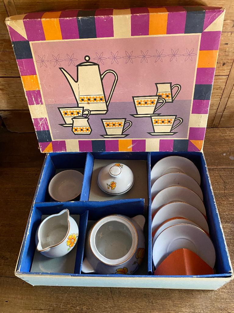 Poppenservies kinderservies diner, jaren ’50, GDR, Antiek en Kunst, Antiek | Speelgoed, Ophalen of Verzenden