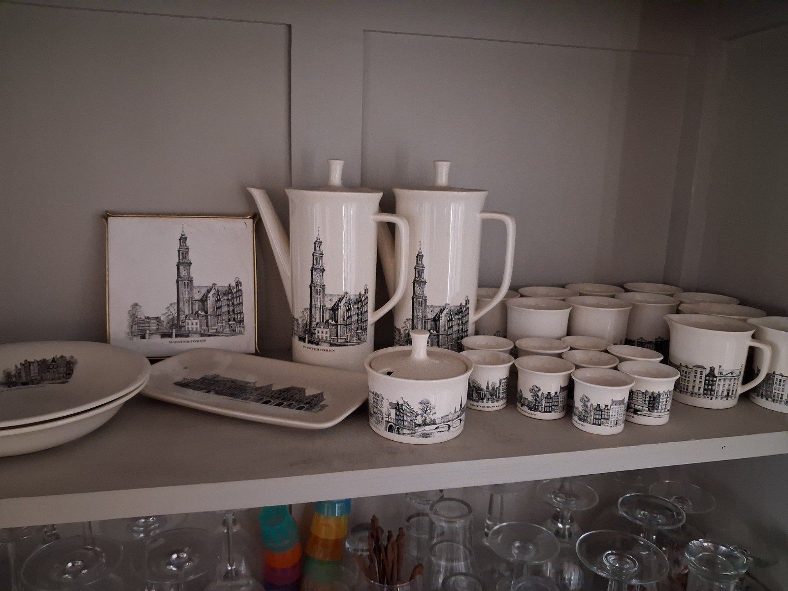 Amsterdam servies - van alles wat, Ophalen