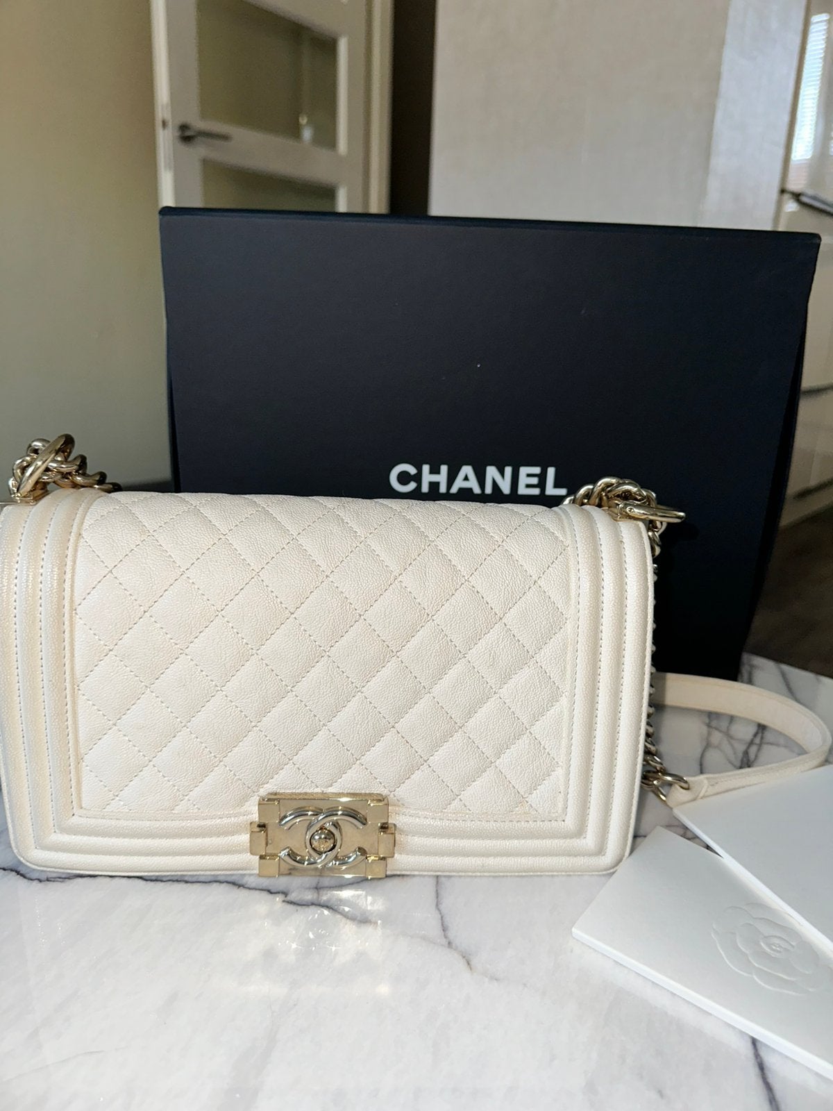 Chanel boybag champagne gold hardware, Sieraden, Tassen en Uiterlijk, Tassen | Damestassen, Ophalen, Gebruikt, Handtas