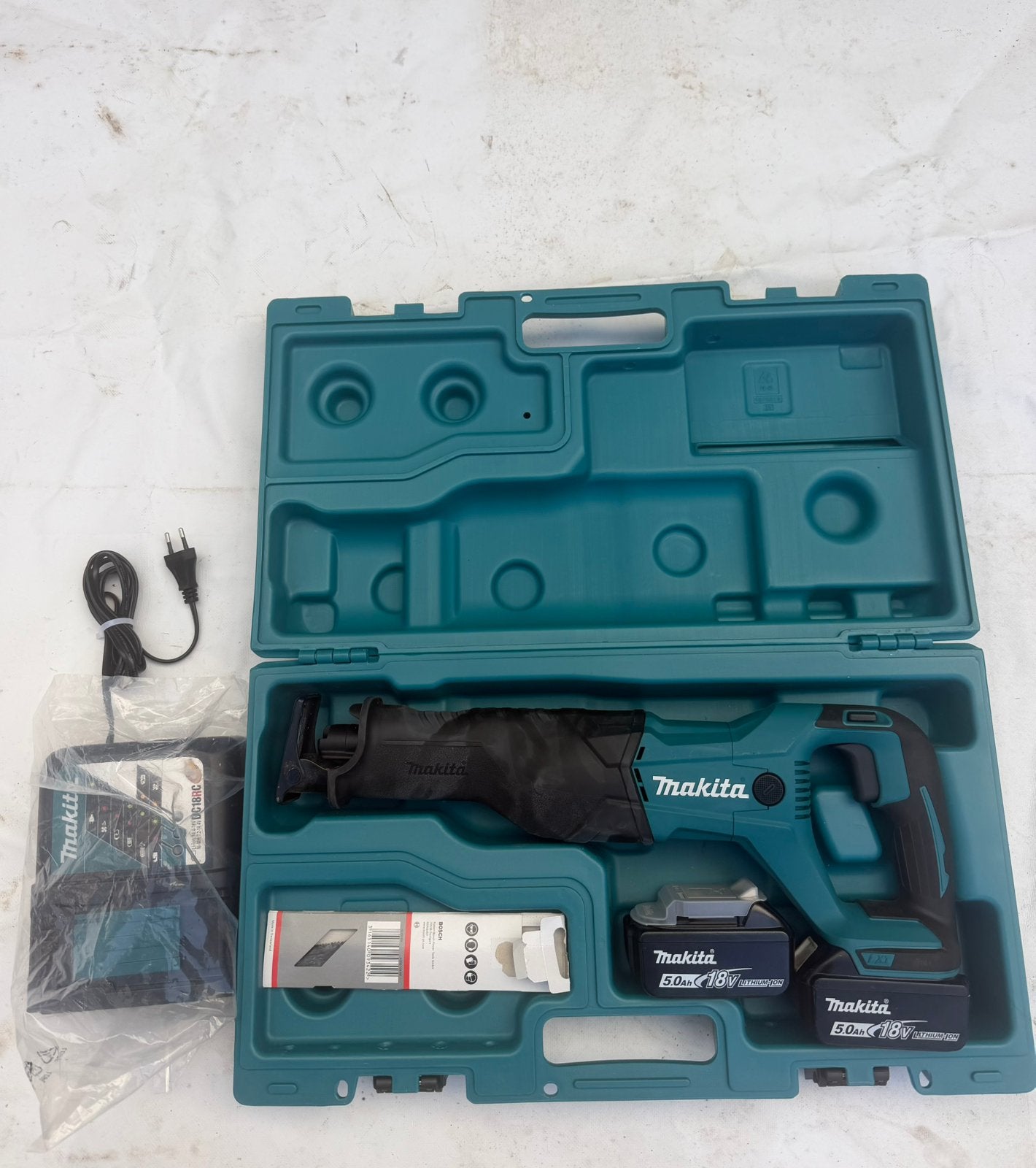 Reciprozagen Makita DJR186RTE 18v Accu Reciprozaag | 5,0 Ah, 70 mm of meer, Nieuw, 600 tot 1200 watt, Ophalen of Verzenden