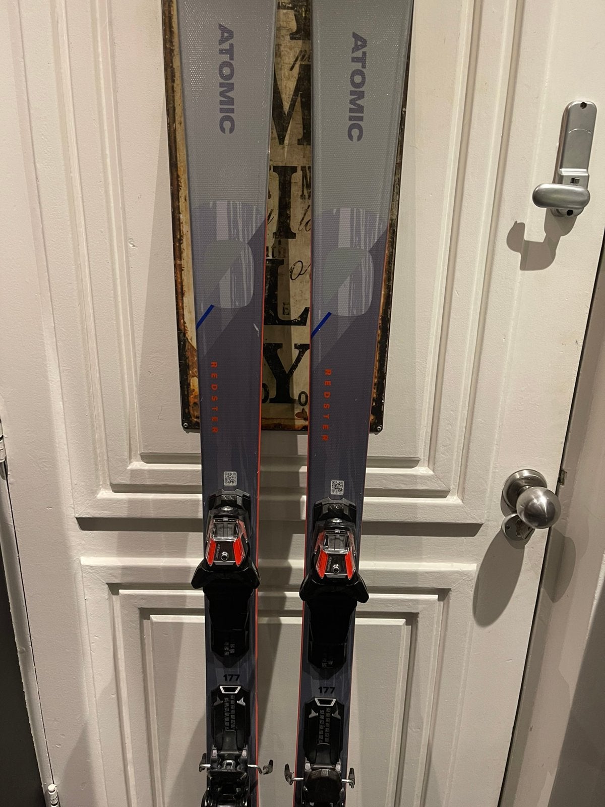 177cm ATOMIC REDSTER QTI 799€ top carve skis, 160 tot 180 cm, Ophalen of Verzenden, Zo goed als nieuw, Carve
